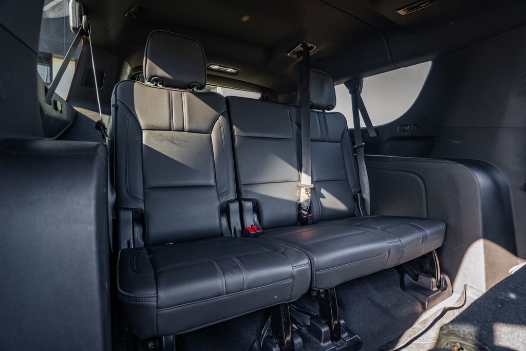 Used 2021 Chevrolet Suburban RST w/ Luxury Package RWD image 46