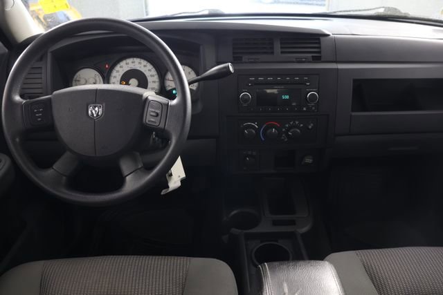 Used 2010 Dodge Dakota Big Horn AWD/4WD image 2