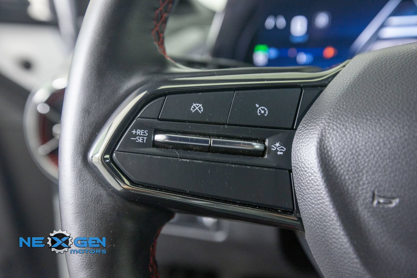 Used 2024 Chevrolet Equinox EV RS FWD image 15