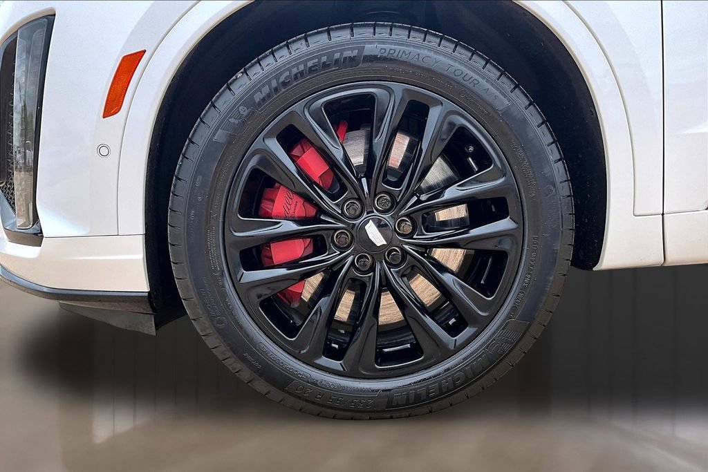 Certified 2024 Cadillac XT6 Sport w/ LPO, Red Accent Package AWD/4WD image 8