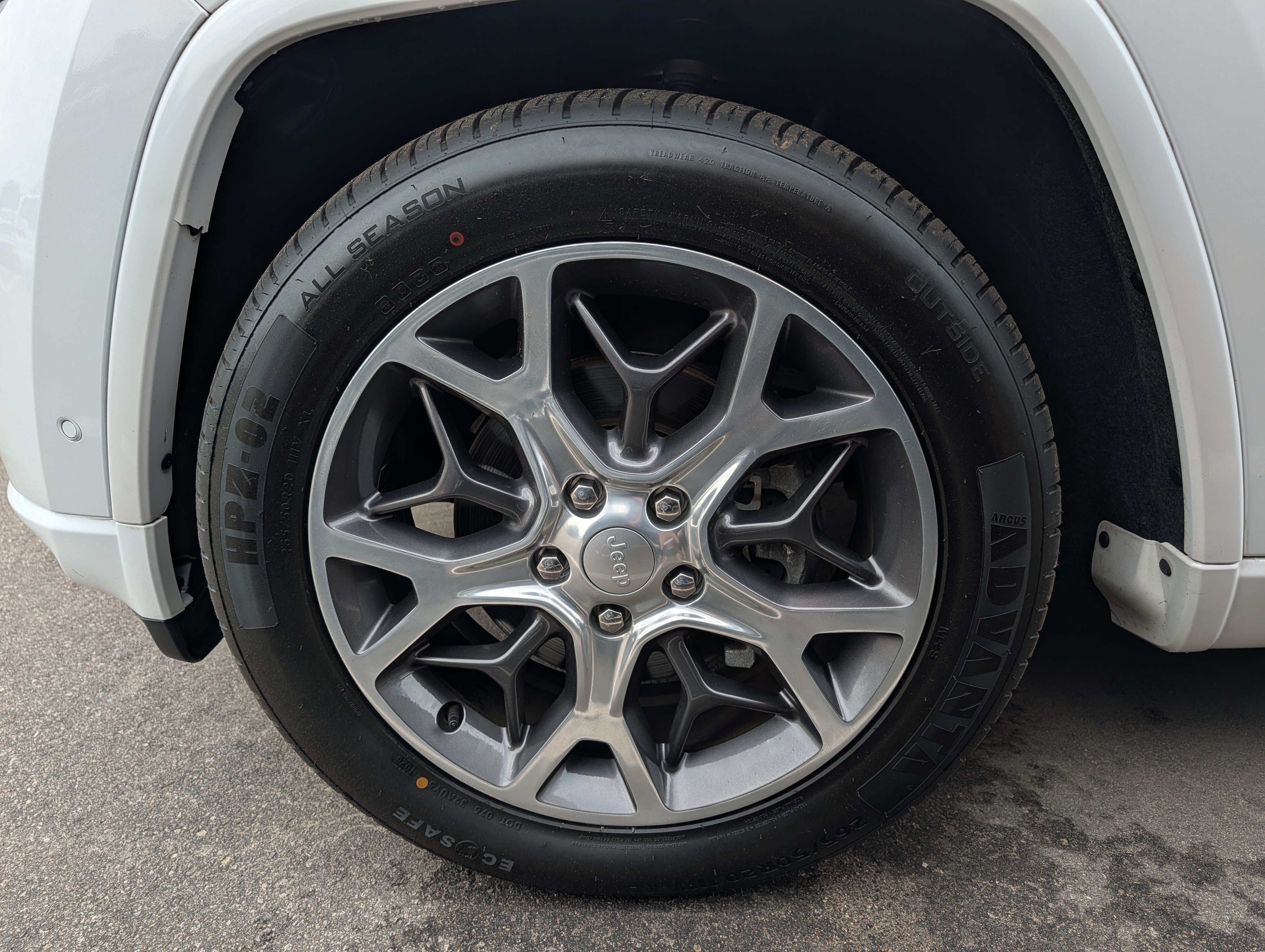 Used 2019 Jeep Grand Cherokee Overland AWD/4WD image 15