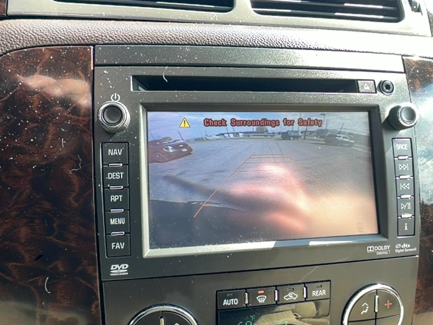 Used 2014 GMC Yukon XL Denali image 28