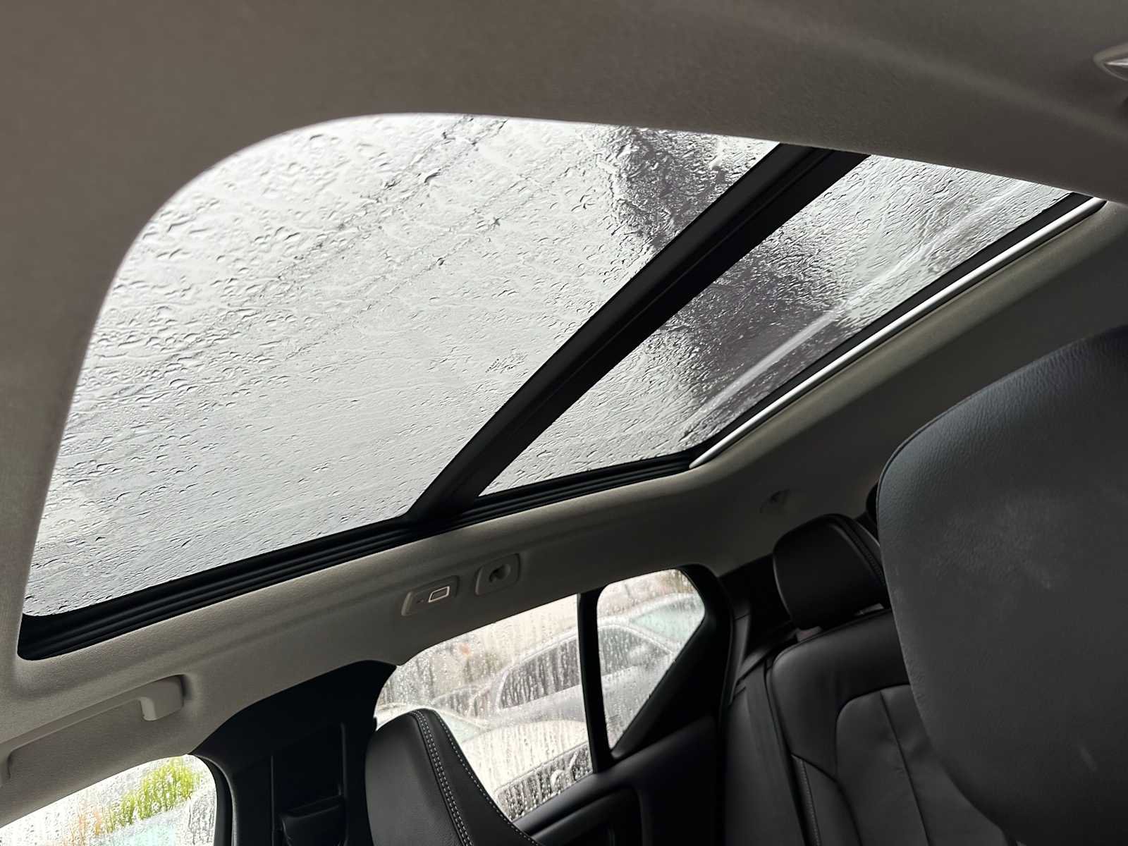 Used 2025 Volvo XC40 B5 Plus w/ Protection Package Premier image 23