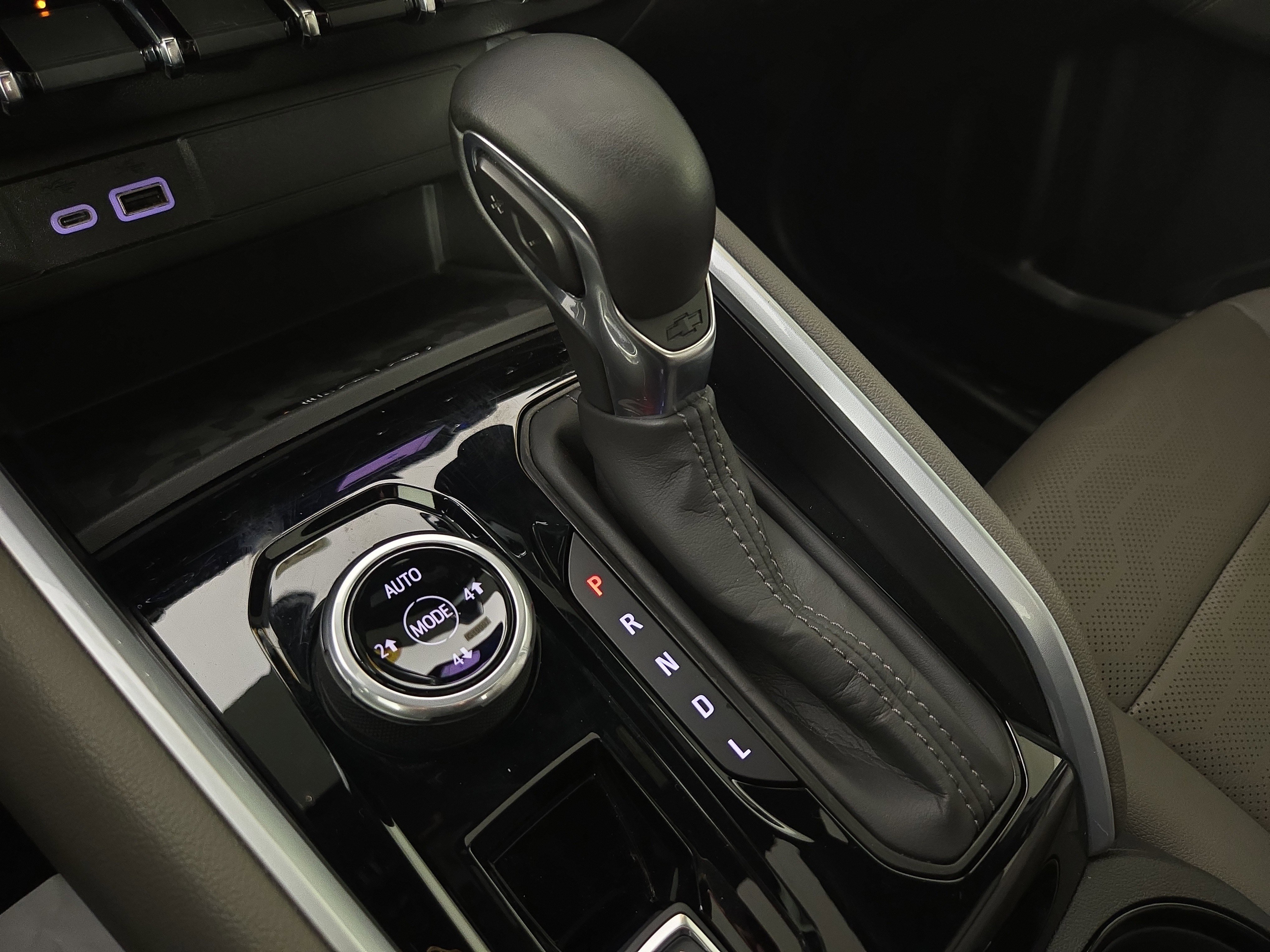 Certified 2024 Chevrolet Colorado ZR2 w/ ZR2 Convenience Package III image 24