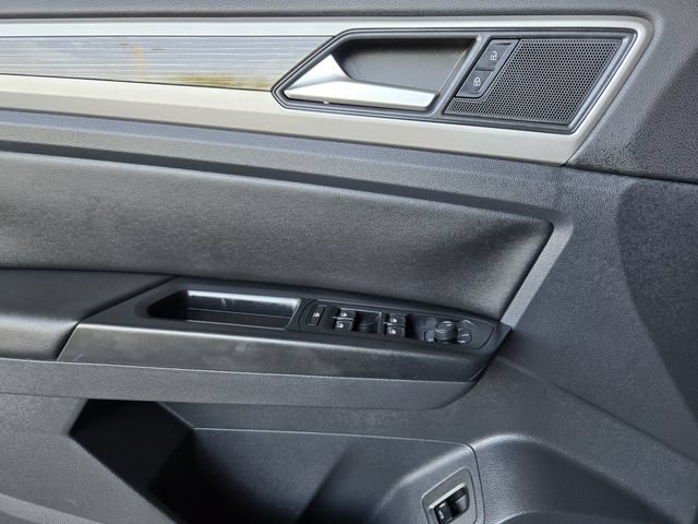 Used 2020 Volkswagen Atlas SE w/ Panoramic Sunroof Package FWD image 24