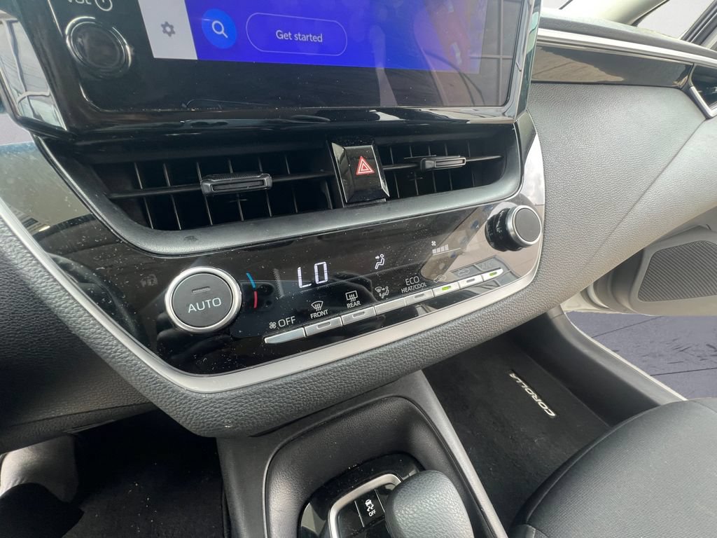 Used 2025 Toyota Corolla LE FWD image 17