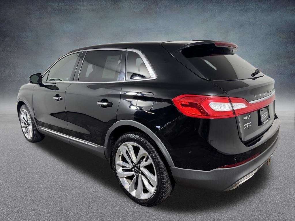 Used 2017 Lincoln MKX Reserve AWD/4WD image 4