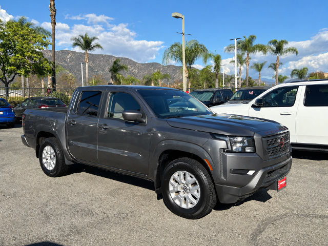 Used 2022 Nissan Frontier SV RWD image 2