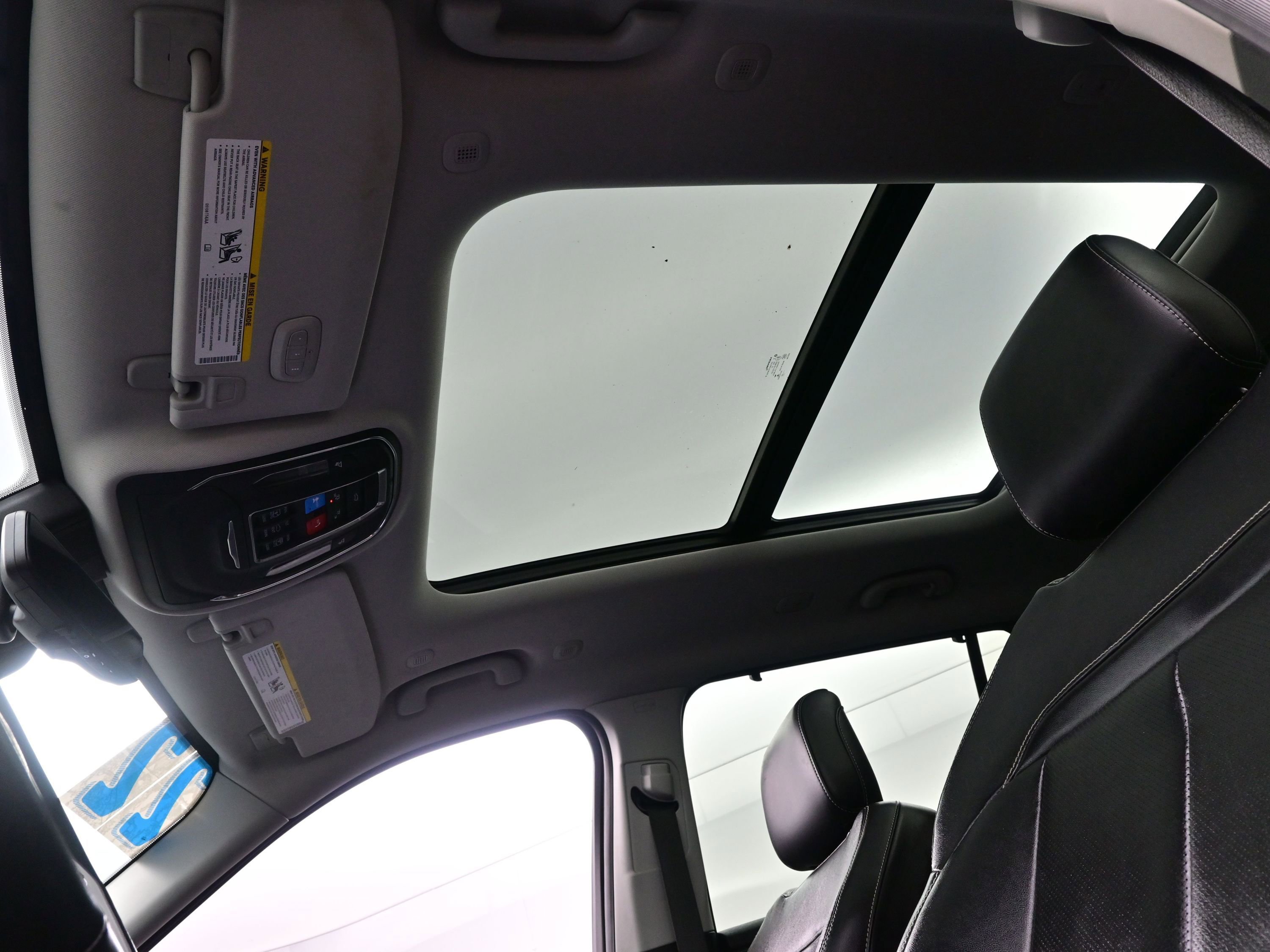 Used 2022 Jeep Grand Cherokee L Limited w/ Luxury Tech Group II image 17