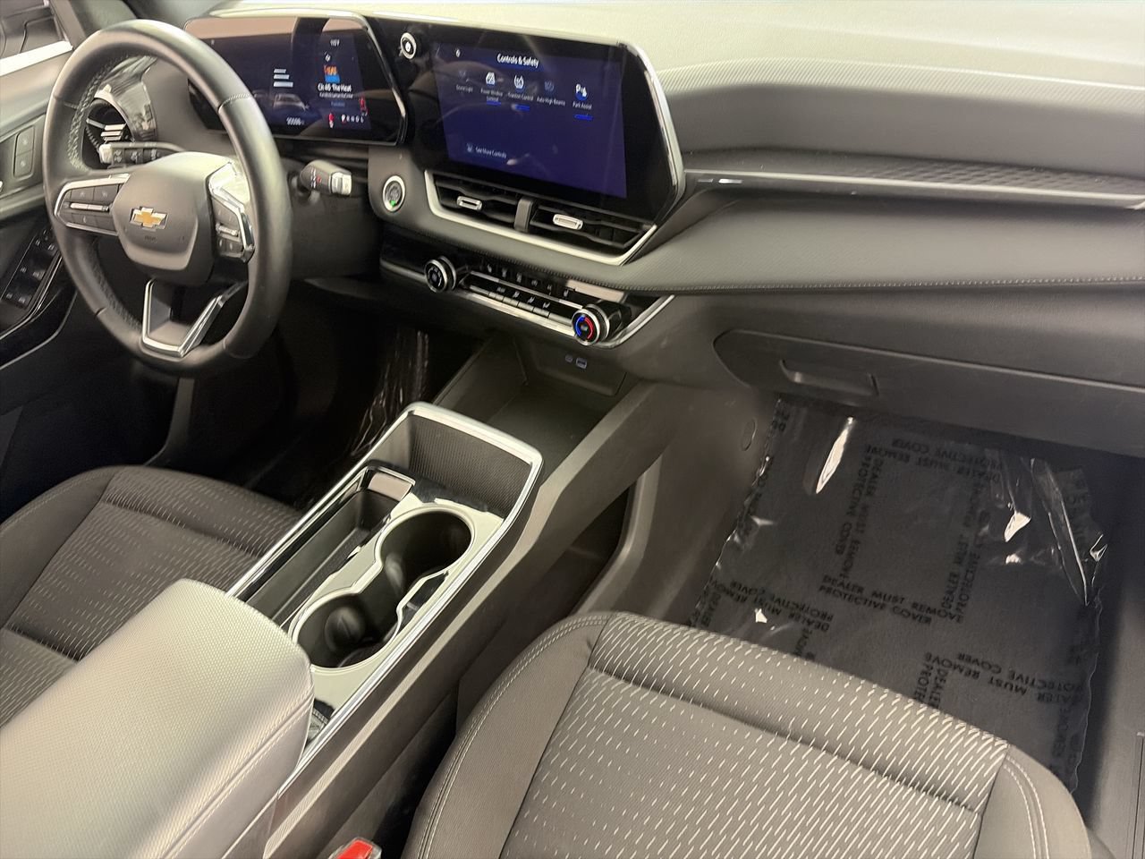 Used 2025 Chevrolet Equinox LT FWD image 24
