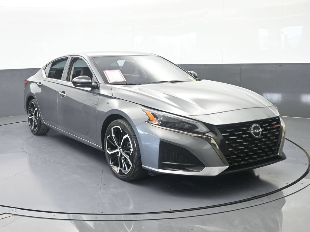 Used 2024 Nissan Altima 2.5 SR FWD image 9