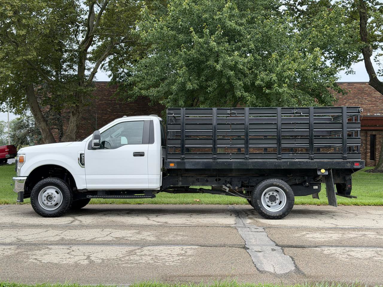Used 2022 Ford F350 XL w/ Power Equipment Group AWD/4WD image 3