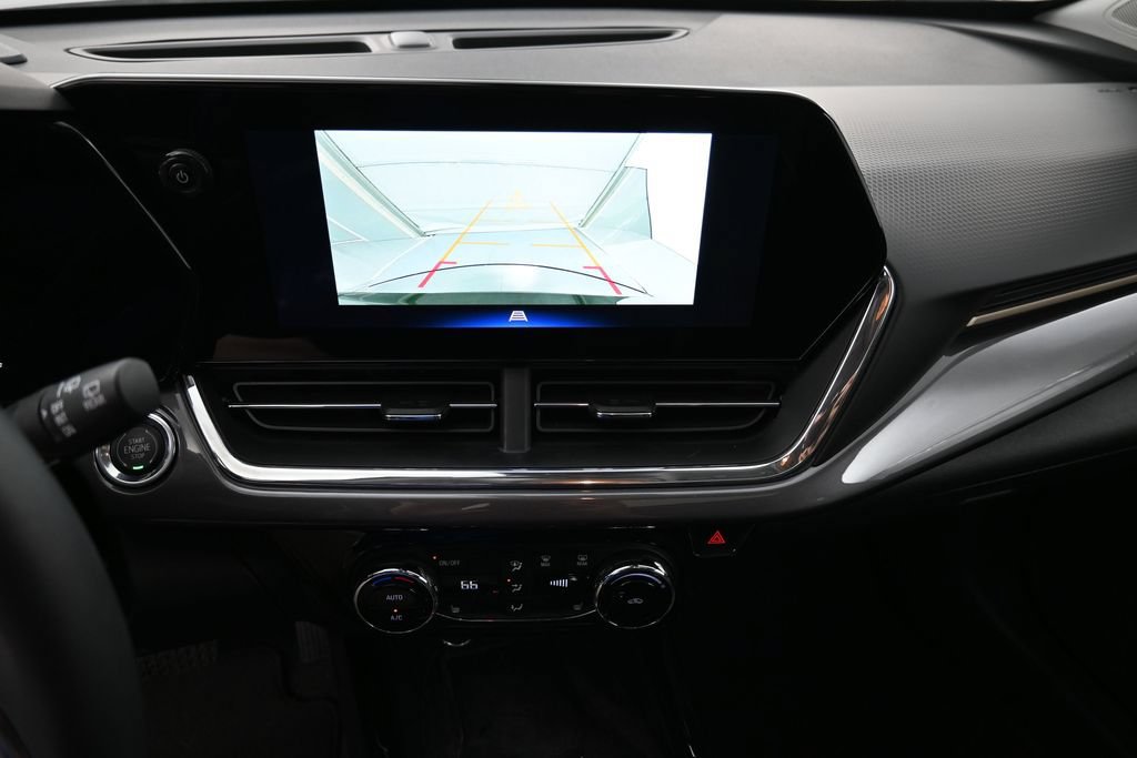 Used 2026 Chevrolet Trax ACTIV w/ Sunroof Package FWD image 19