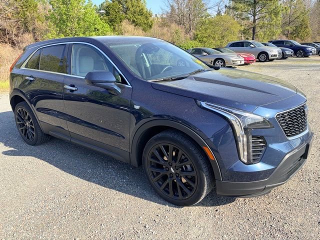 Used 2022 Cadillac XT4 Luxury w/ Cold Weather Package image 3