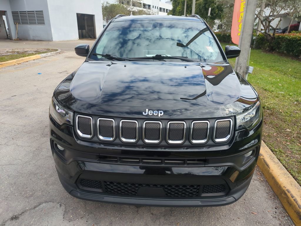 Certified 2022 Jeep Compass Latitude image 3