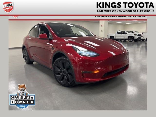 Used 2024 Tesla Model Y 2WD image 1