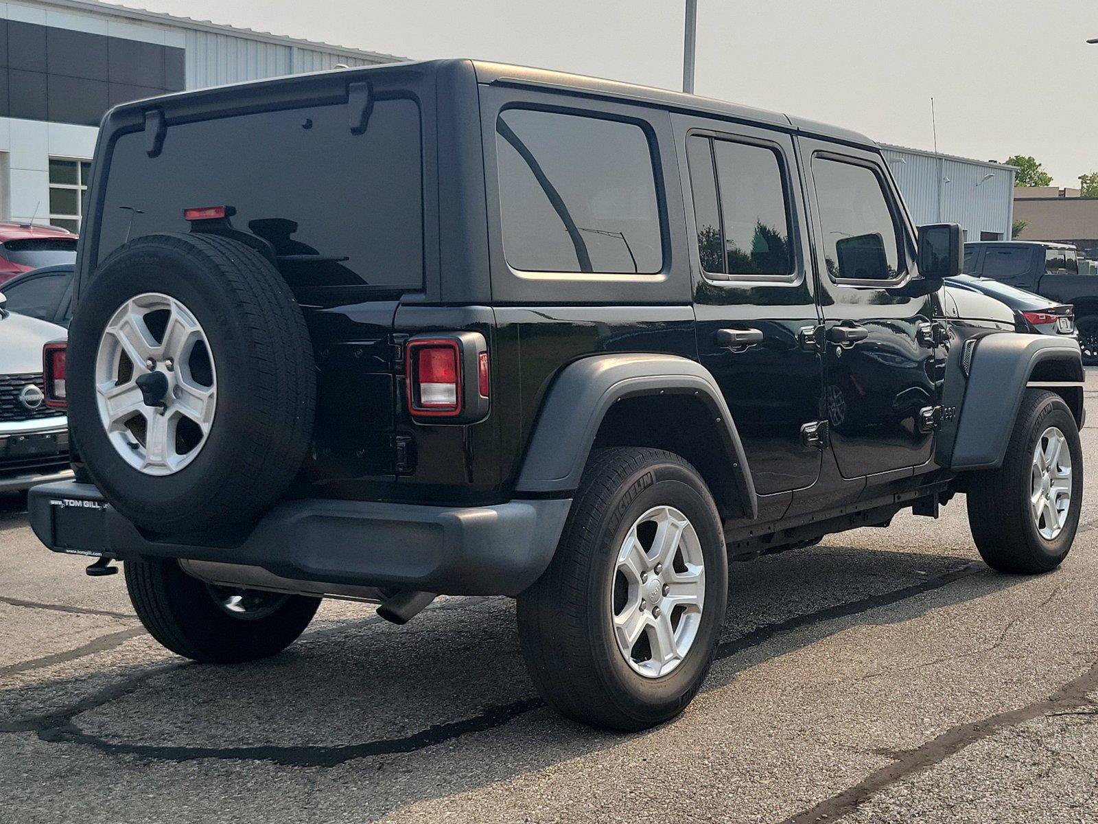 Used 2022 Jeep Wrangler Unlimited Sport AWD/4WD image 4