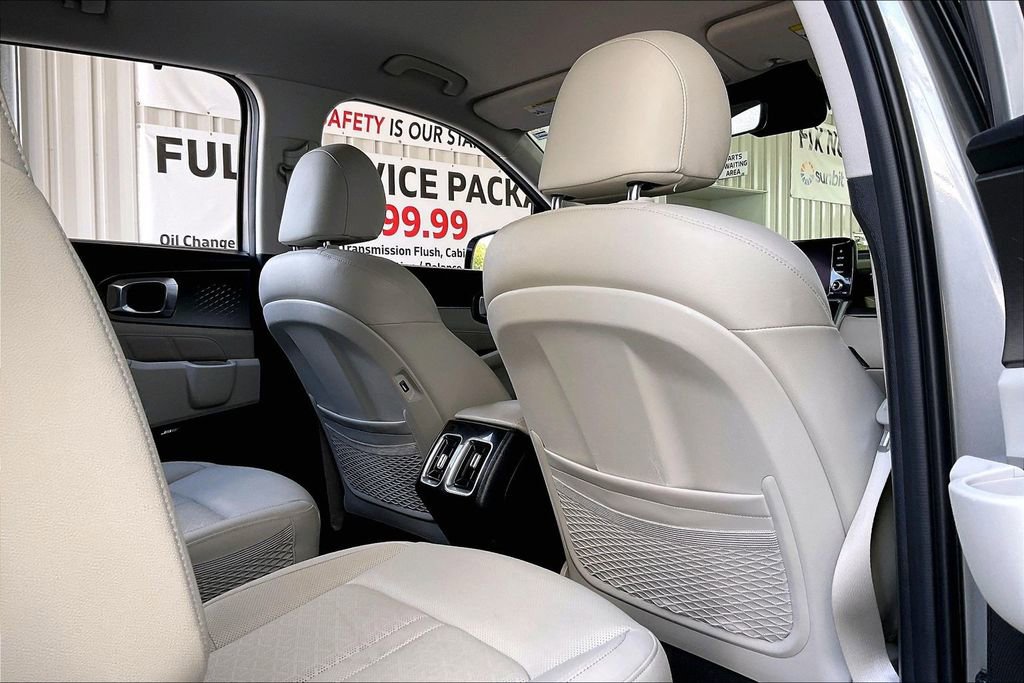 Used 2023 Kia Sorento SX Prestige image 21
