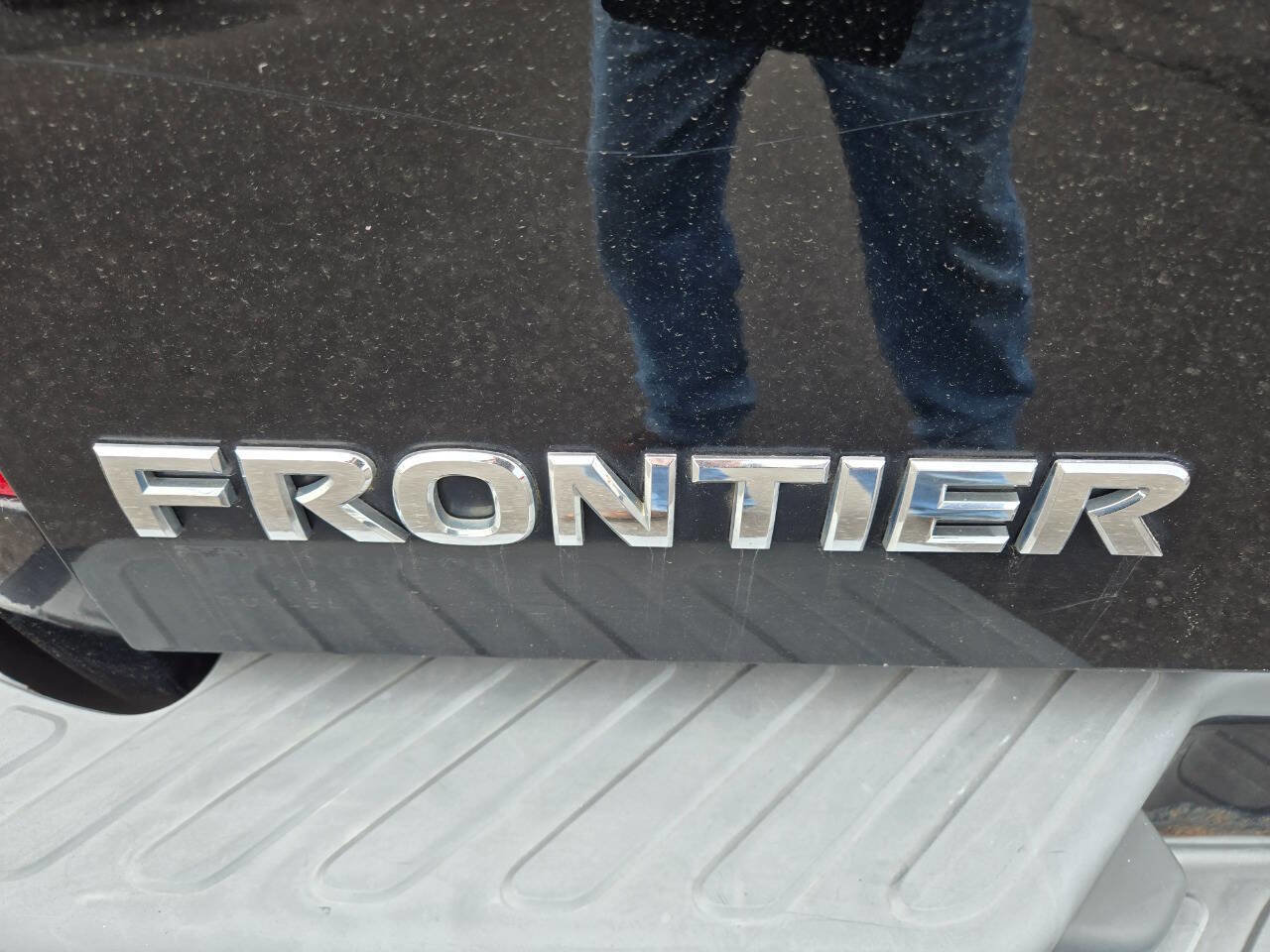 Used 2005 Nissan Frontier LE w/ (J01) Sunroof Pkg image 12