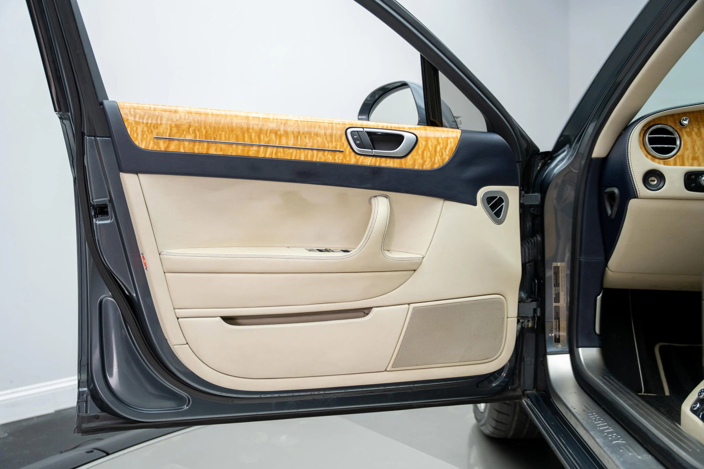 Used 2013 Bentley Flying Spur Flying Spur image 29