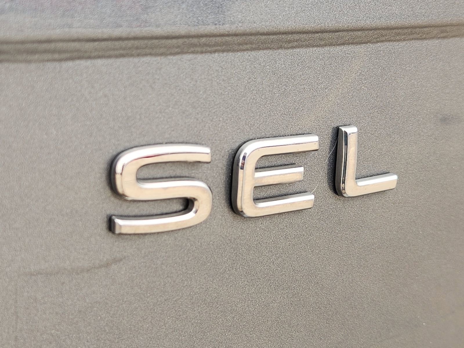 Used 2022 Volkswagen Tiguan SEL R-Line image 13