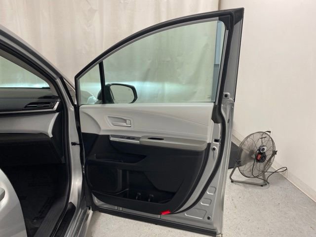 Certified 2025 Toyota Sienna LE w/ LE Plus Package image 32