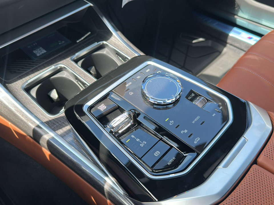 New 2026 BMW 740i w/ Premium Package image 25