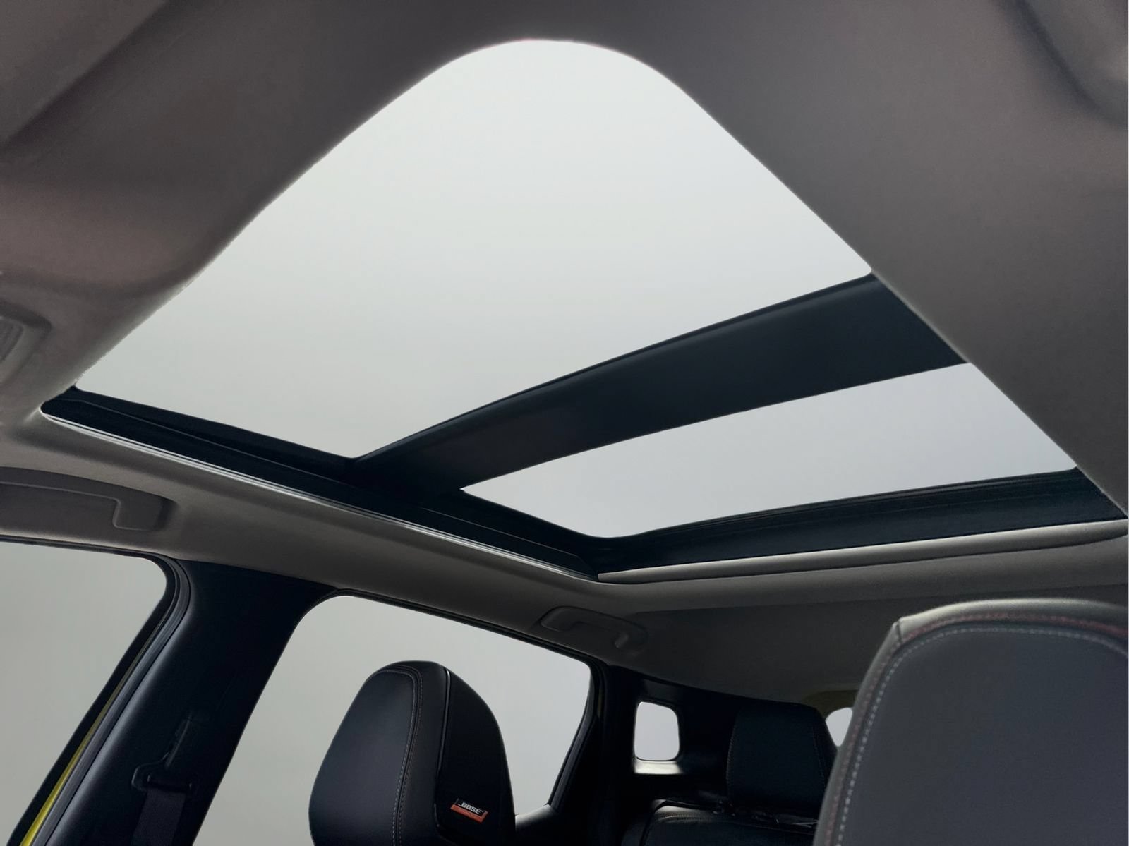 New 2026 Nissan Kicks SR w/ SR Premium Package FWD image 24