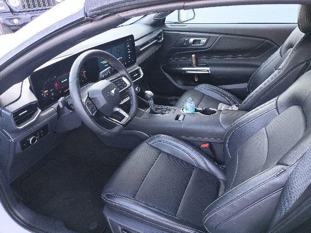 Used 2025 Ford Mustang Premium RWD image 8
