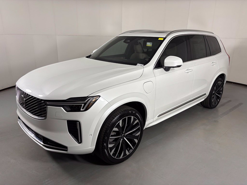New 2026 Volvo XC90 T8 Plus w/ Protection Package AWD/4WD image 4