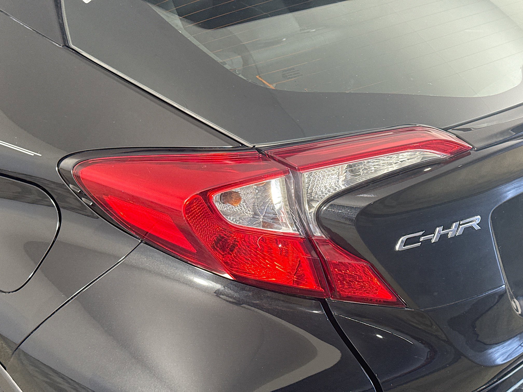 Used 2019 Toyota C-HR LE image 35