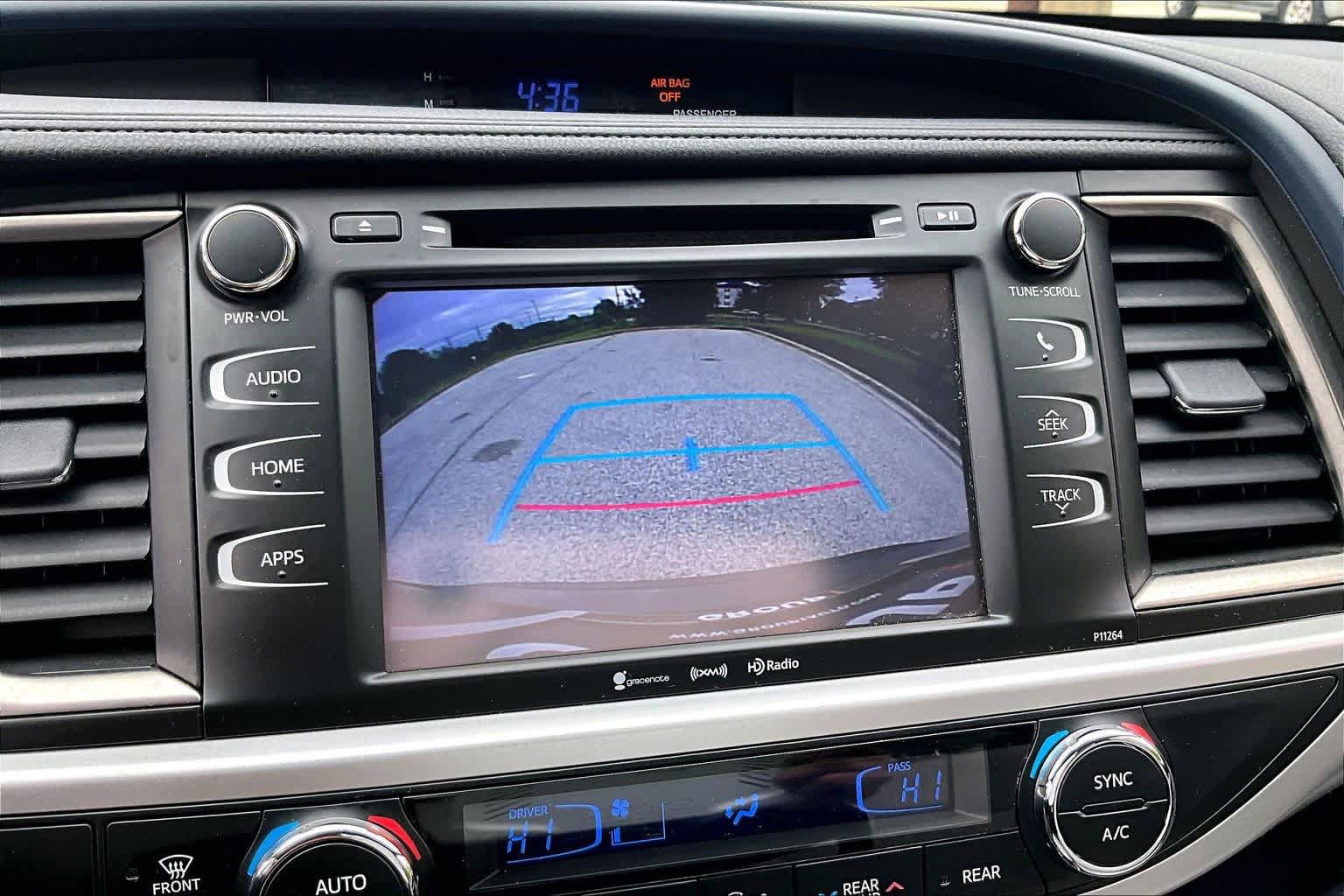 Used 2016 Toyota Highlander Plus AWD/4WD image 26