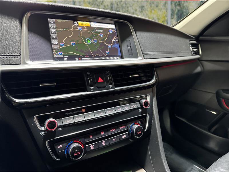 Used 2020 Kia Optima SX image 24