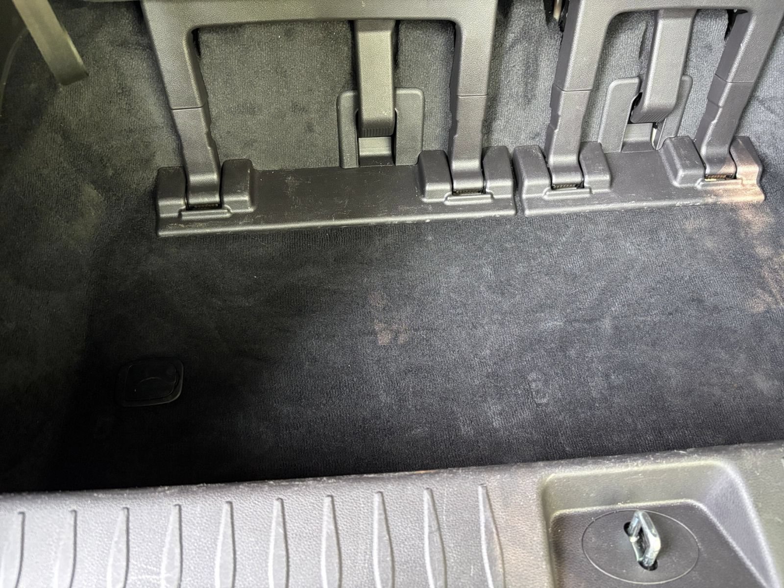 Used 2026 Kia Carnival FWD image 33