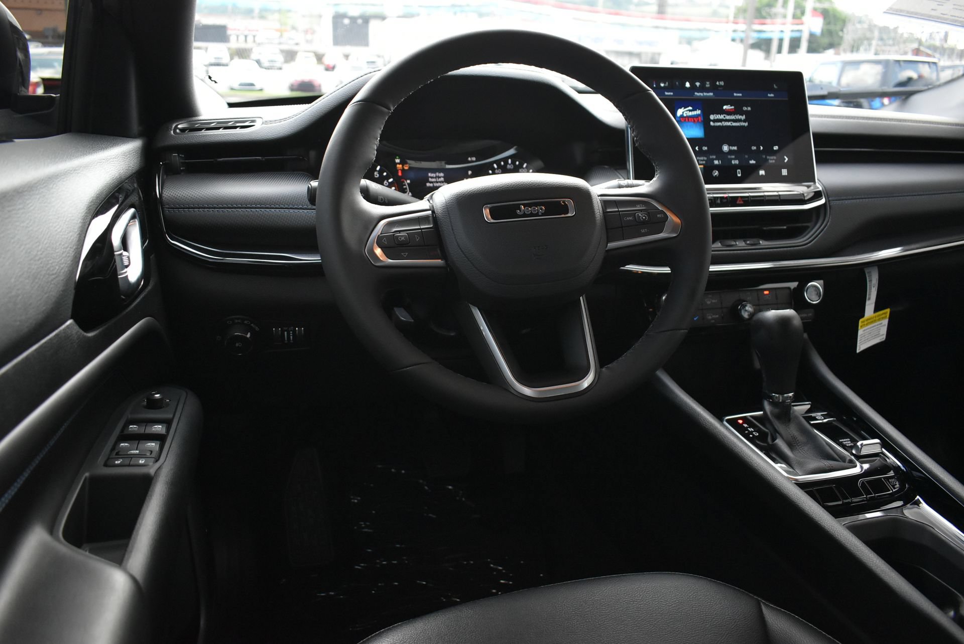 Used 2026 Jeep Compass Latitude AWD/4WD image 17