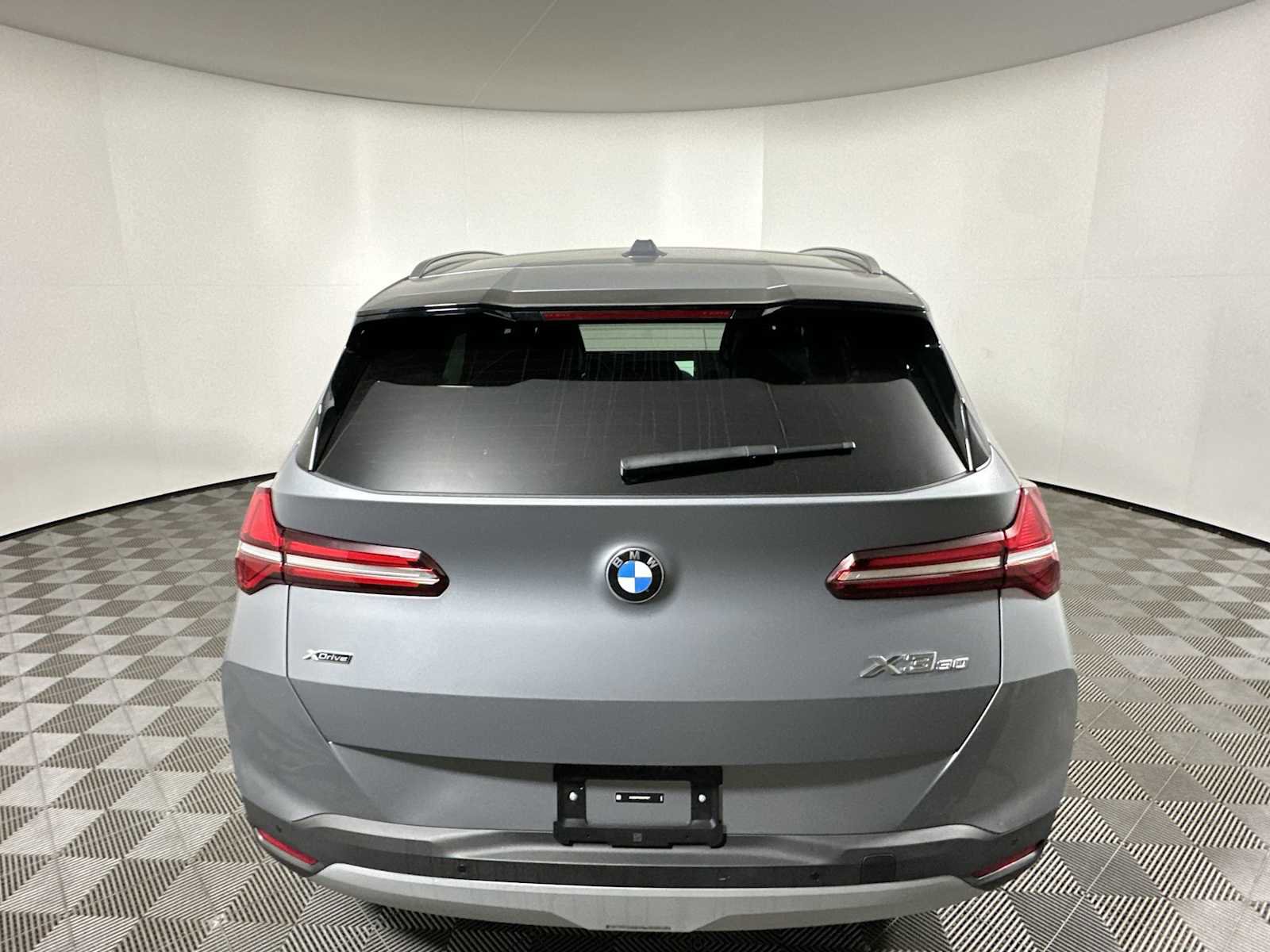 New 2025 BMW X3 xDrive30i w/ Premium Package image 2