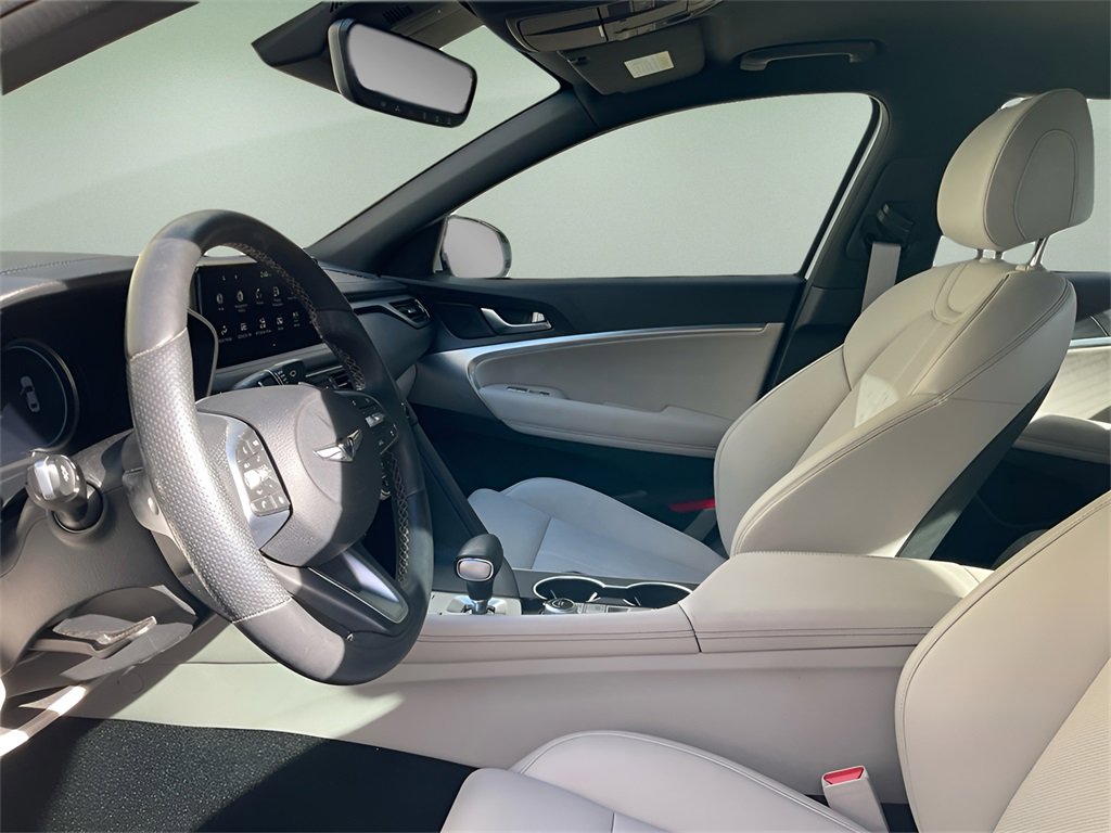 Used 2023 Genesis G70 2.0T image 16