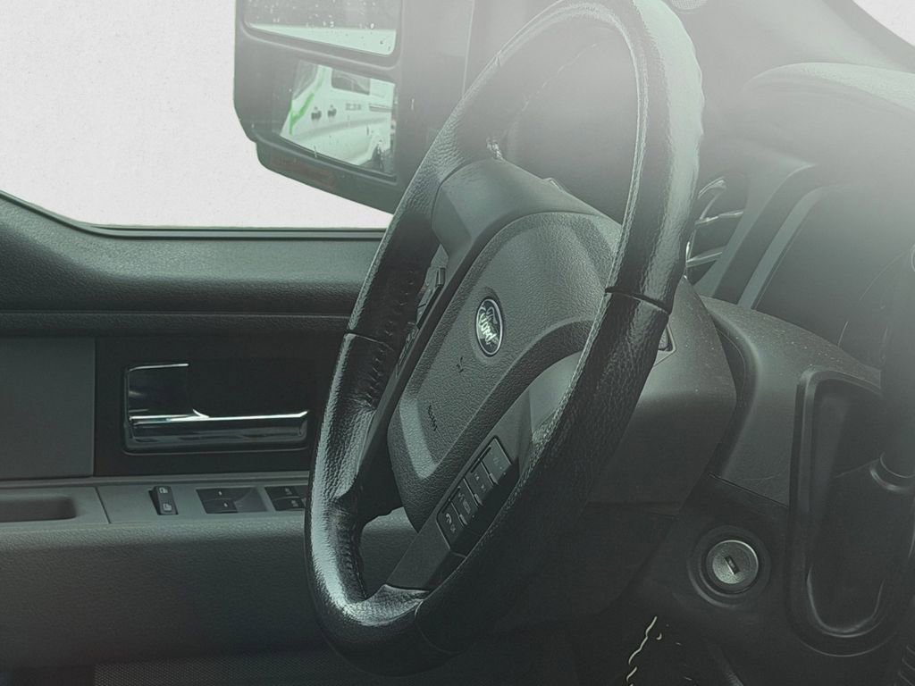 Used 2013 Ford F150 XLT w/ XLT Chrome Pkg image 8