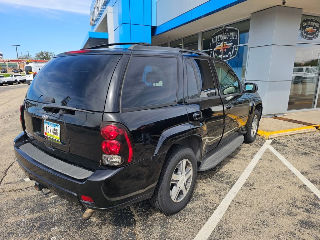 Used 2007 Chevrolet TrailBlazer LT AWD/4WD image 3
