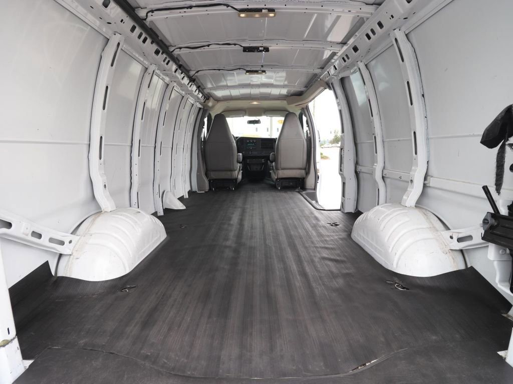 Used 2023 GMC Savana 2500 Extended w/ Driver Convenience Package image 12