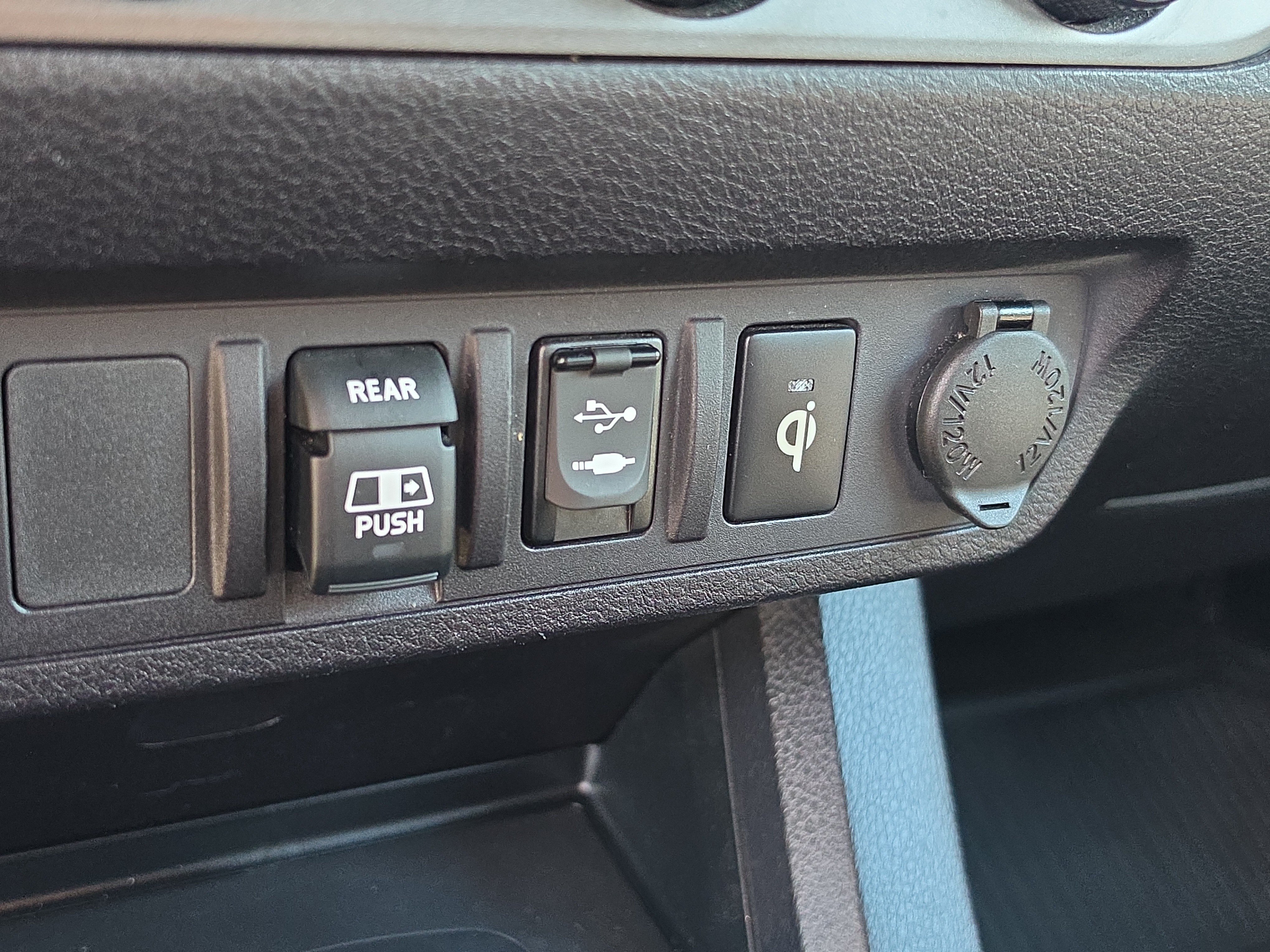 Used 2018 Toyota Tacoma TRD Sport RWD image 29