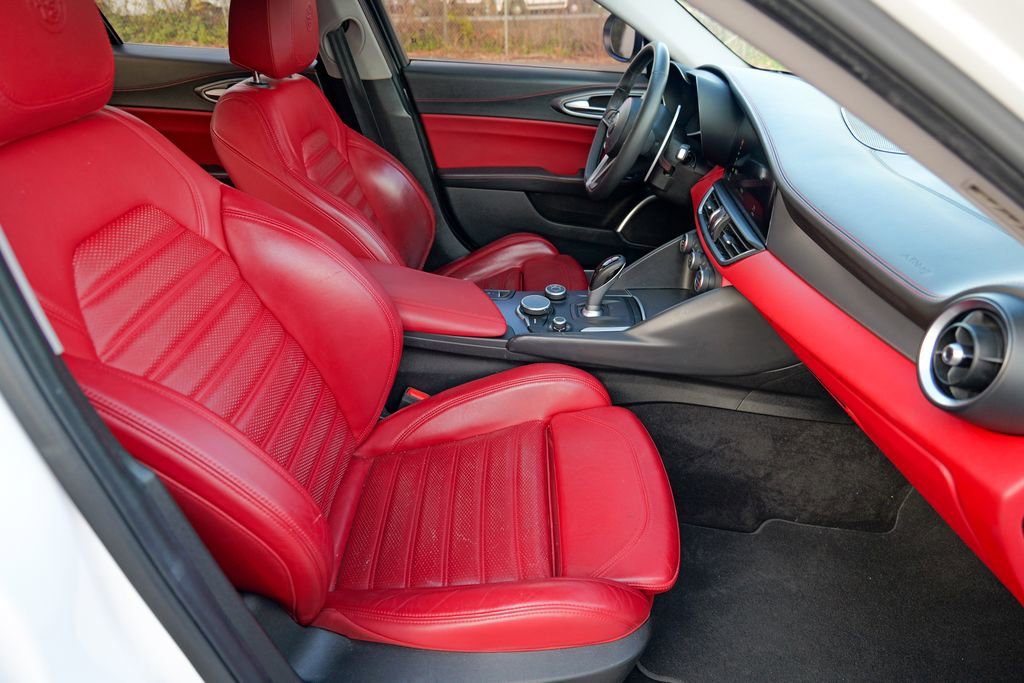 Used 2017 Alfa Romeo Giulia Ti w/ TI 19" Sport Package AWD/4WD image 36