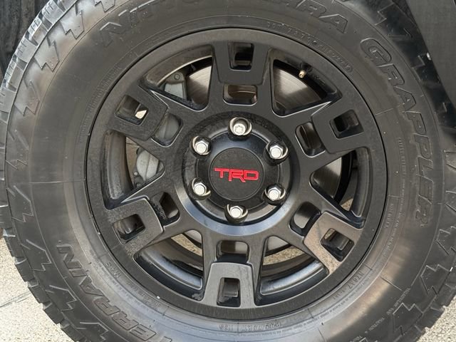 Used 2023 Toyota 4Runner TRD Off-Road Premium w/ Moonroof Package AWD/4WD image 10
