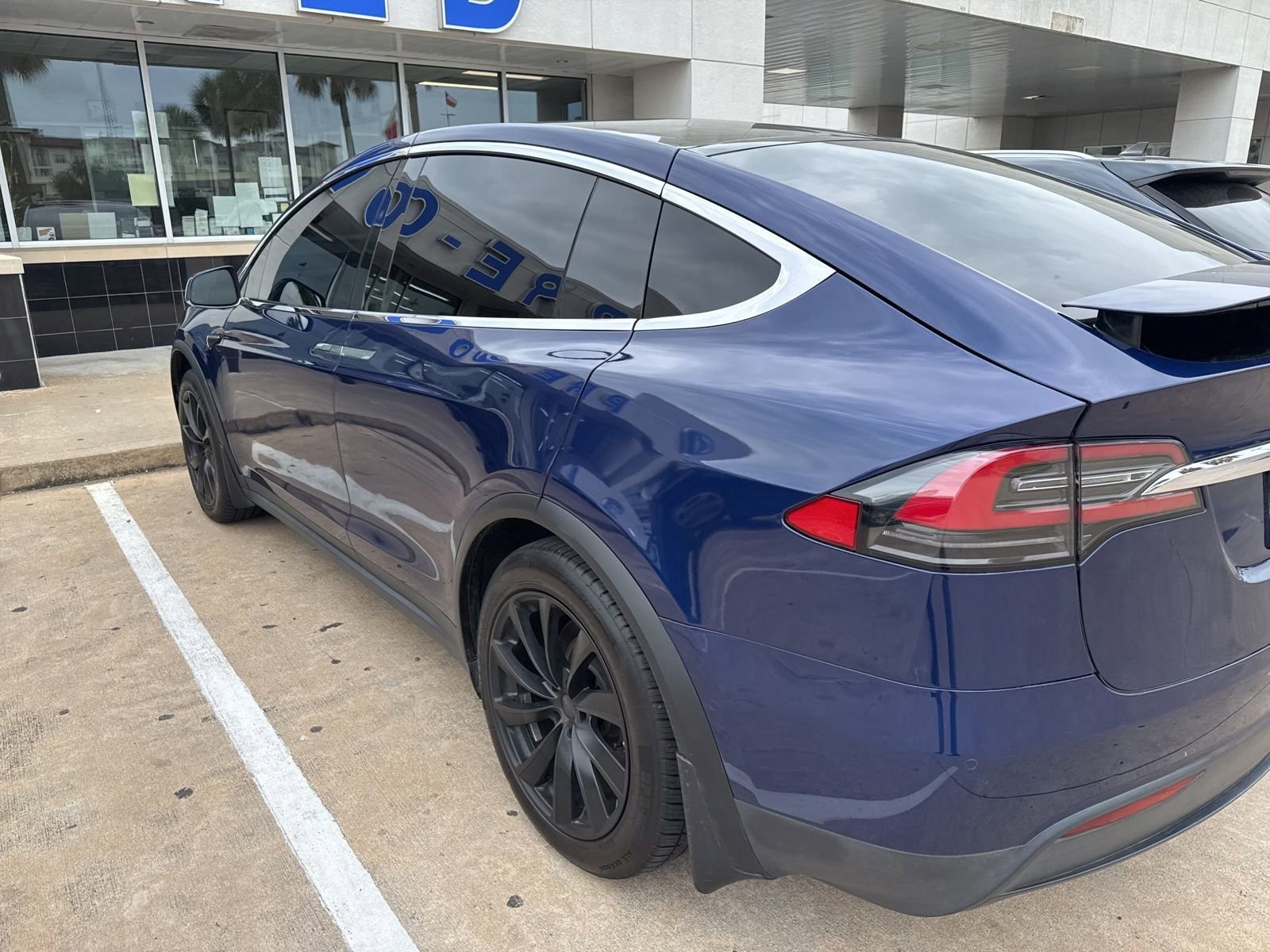 Used 2020 Tesla Model X Long Range AWD/4WD image 4