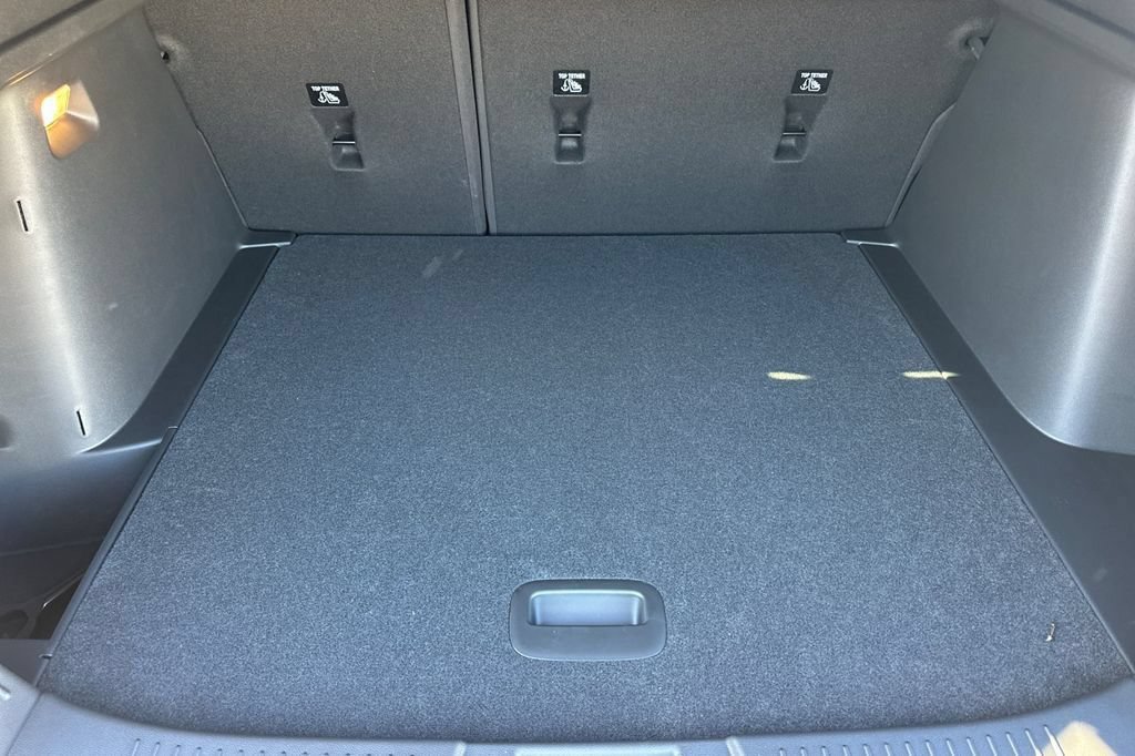 New 2026 Chevrolet Trax RS w/ Sunroof Package FWD image 16