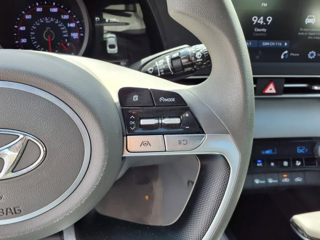 Used 2023 Hyundai Elantra SEL image 21