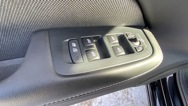 Used 2025 Volvo S60 T8 Ultra image 17