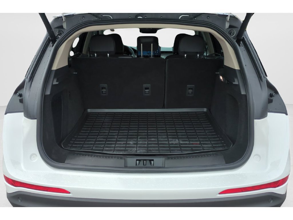 Used 2026 Lincoln Corsair Premiere FWD image 9