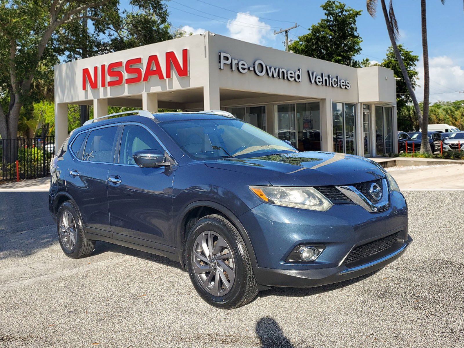 Used 2016 Nissan Rogue SL w/ SL Premium Package image 3