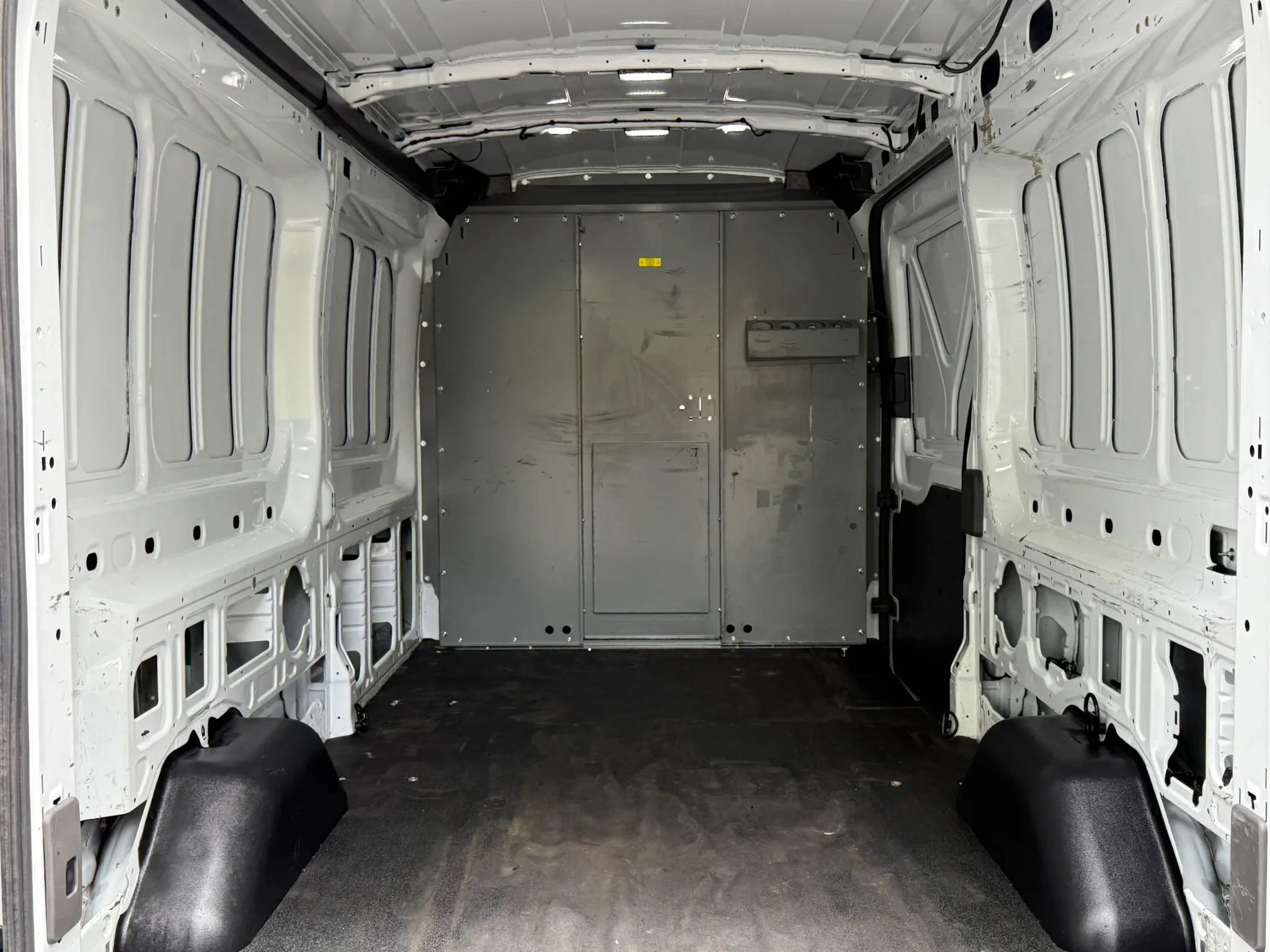 Used 2020 Ford Transit 350 Medium Roof RWD image 3